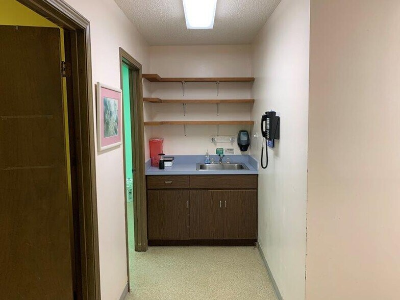 More Photos Of 10569 Lem Turner Rd, Jacksonville Medical For Sale