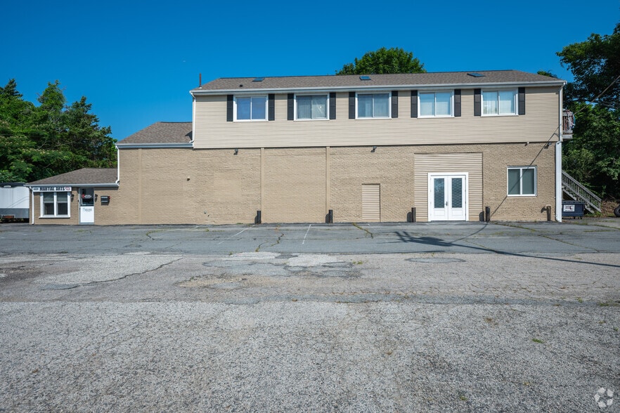 More Photos Of 55-R Main St, Kingston Freestanding For Sale