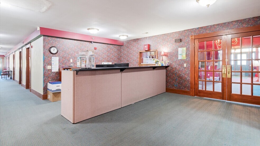 More Photos Of 8135 Mount Vernon Rd, Saint Louisville Office Residential For Sale