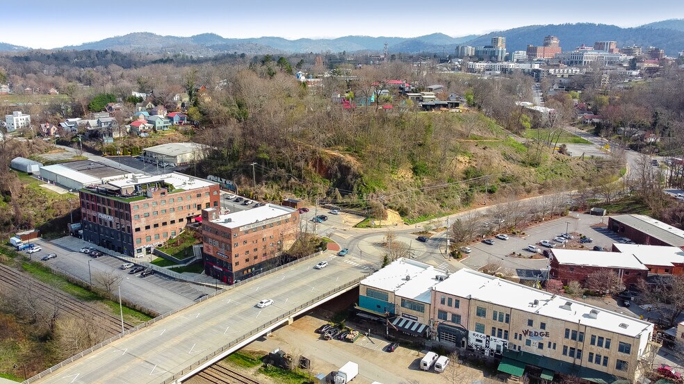 More Photos Of 109 Roberts St, Asheville General Retail For Sale