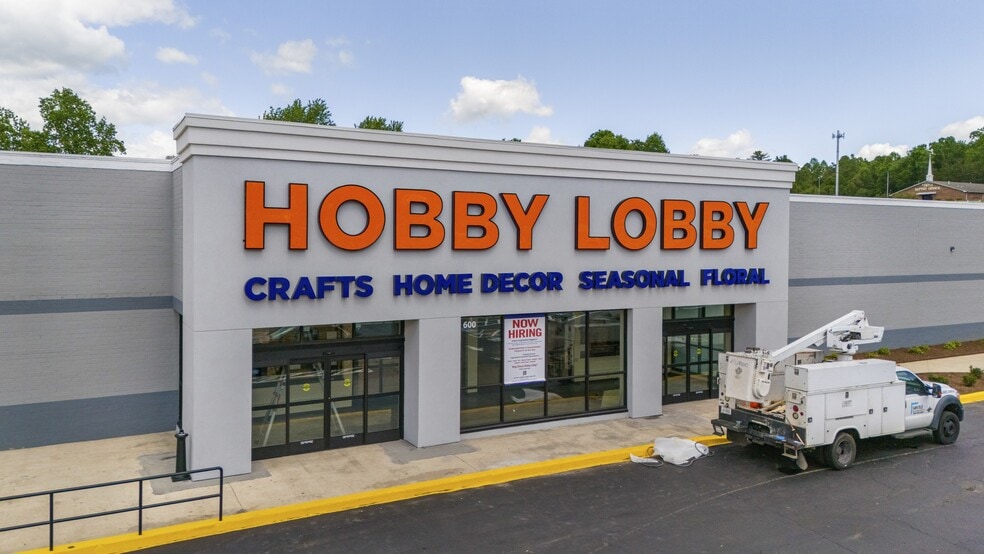 More Photos Of 500 N Main St, Marion Unknown For Lease