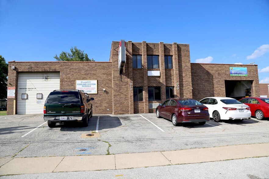 More Photos Of 809-811 2nd St, Ballwin Auto Repair For Sale