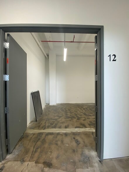 More Photos Of 901 E 31st St, Los Angeles Manufacturing For Lease