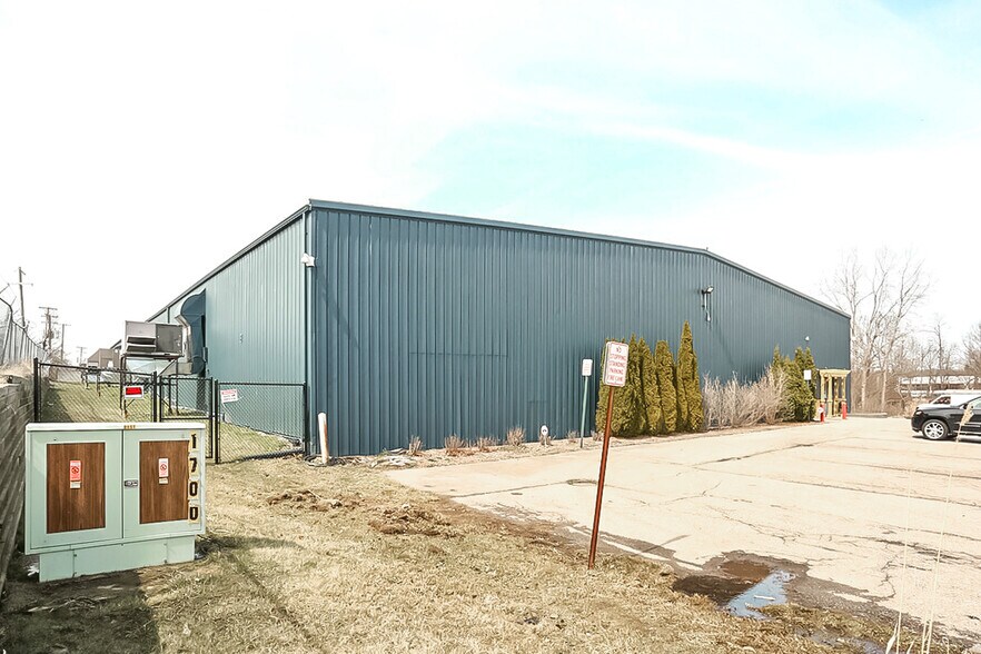 More Photos Of 1700 S Livernois Rd, Rochester Hills Warehouse For Sale