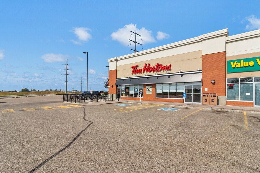 More Photos Of 2350 Division Av NW, Medicine Hat Unknown For Lease