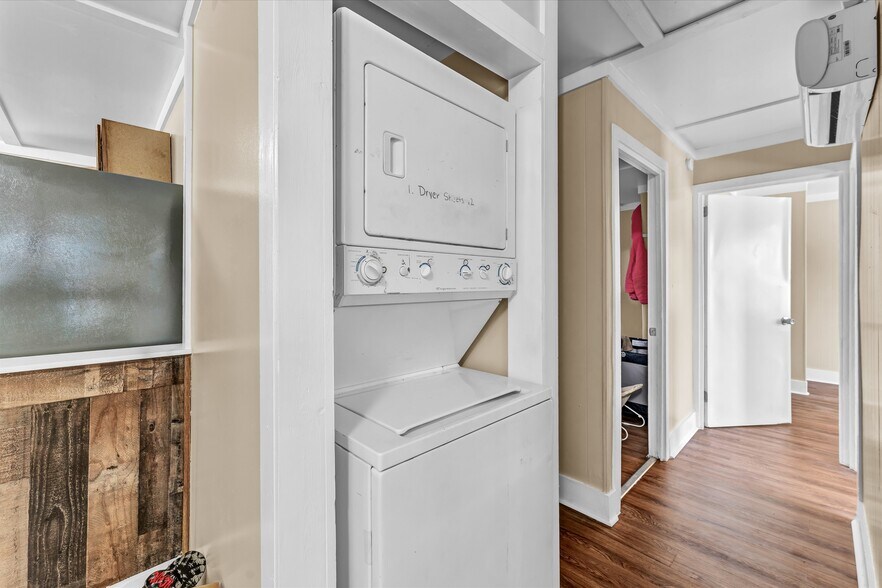 More Photos Of 558 W Outer Dr, Oak Ridge Multifamily For Sale