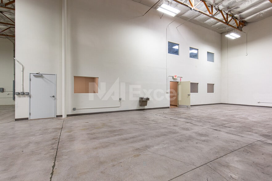 More Photos Of 3510 Cavaretta Ct, Las Vegas Warehouse For Lease
