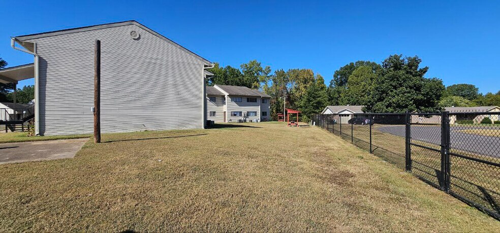 More Photos Of 401 N Cumberland Ave, Russellville Apartments For Sale