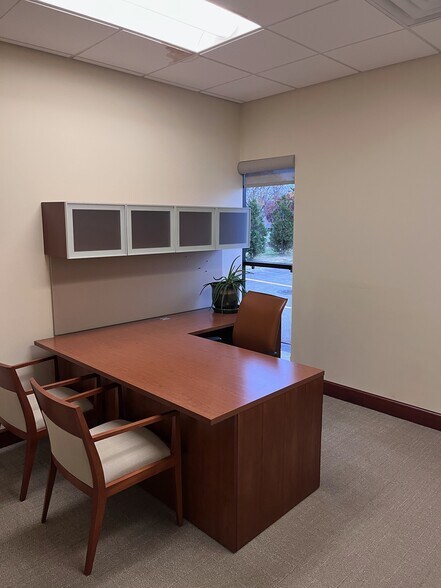 More Photos Of 3006 Mount Vernon Rd, Hurricane Office Residential For Sale