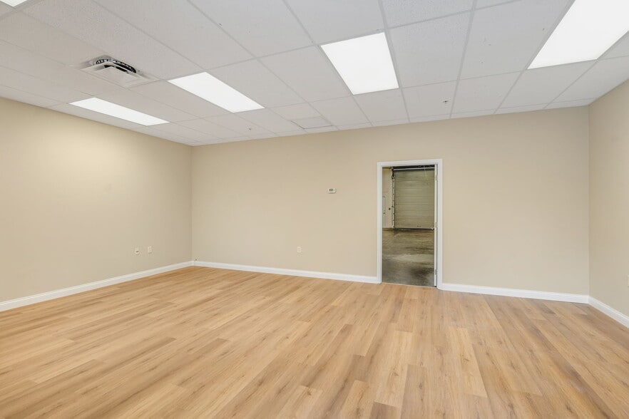 More Photos Of 3449 Technology Dr, North Venice Manufacturing For Lease