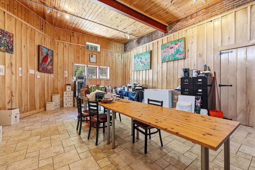 More Photos Of 196 S Main St, Potosi General Retail For Sale
