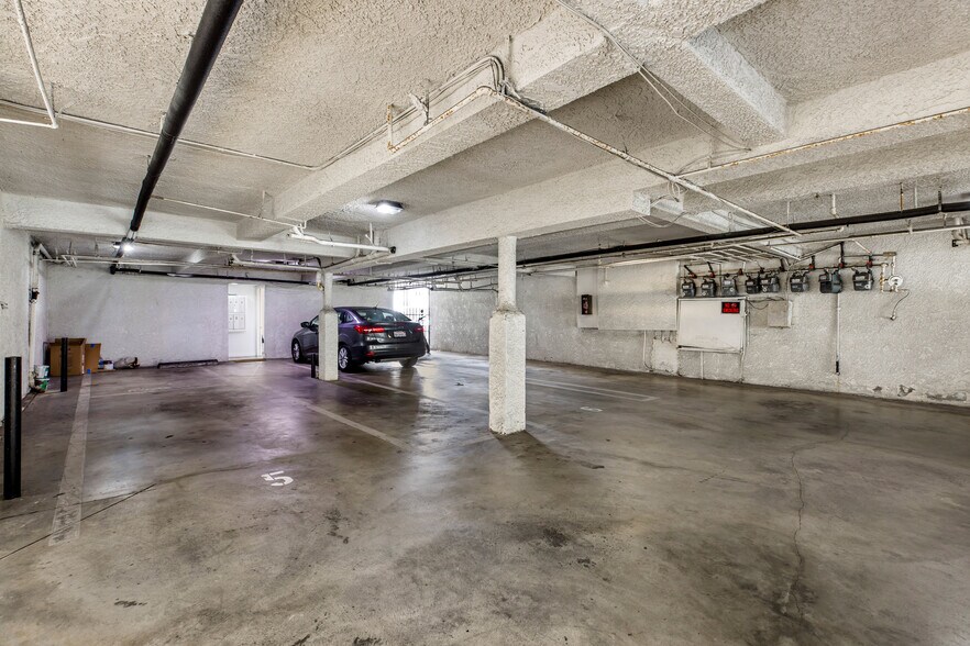 More Photos Of 1749 Bentley Ave, Los Angeles Apartments For Sale