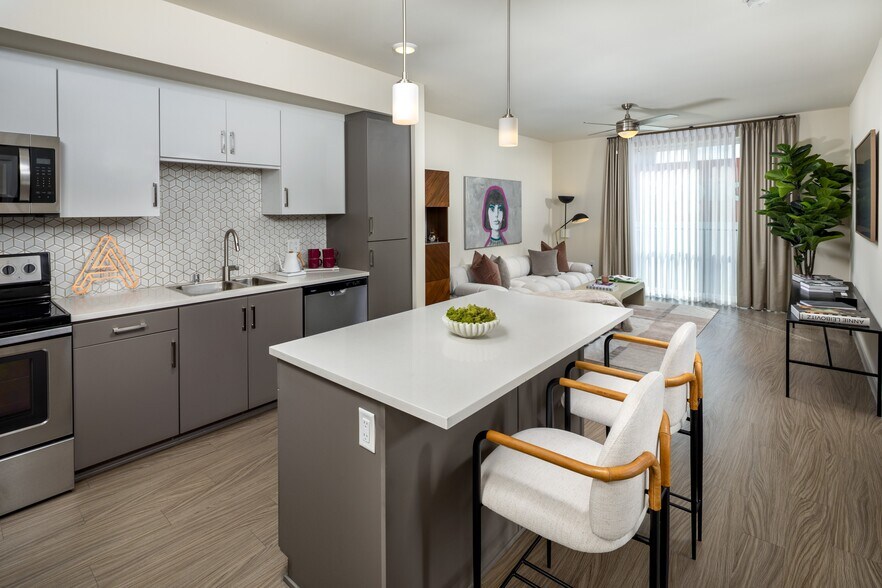 More Photos Of 899 Traction Ave, Los Angeles Apartments For Lease