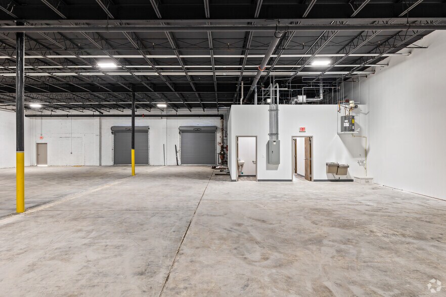 More Photos Of 7100 NW 36th Ave, Miami Warehouse For Lease