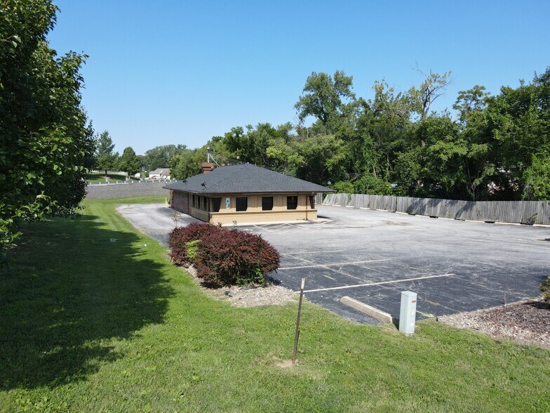 More Photos Of 3030 Godfrey Rd, Godfrey Restaurant For Lease