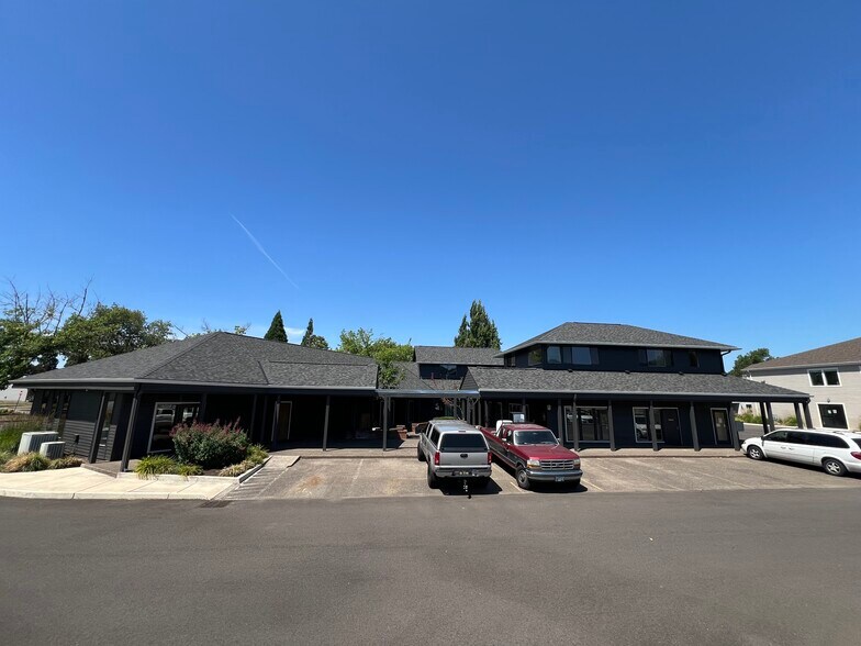 Primary Photo Of 1925 Bailey Hill Rd, Eugene Office For Lease