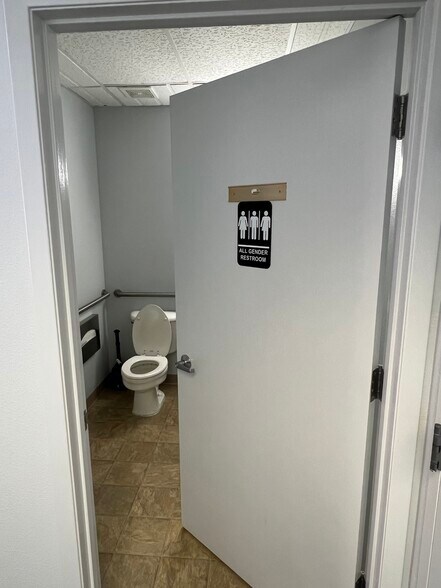 More Photos Of 2 Oakwood Park, Castle Rock Medical For Lease