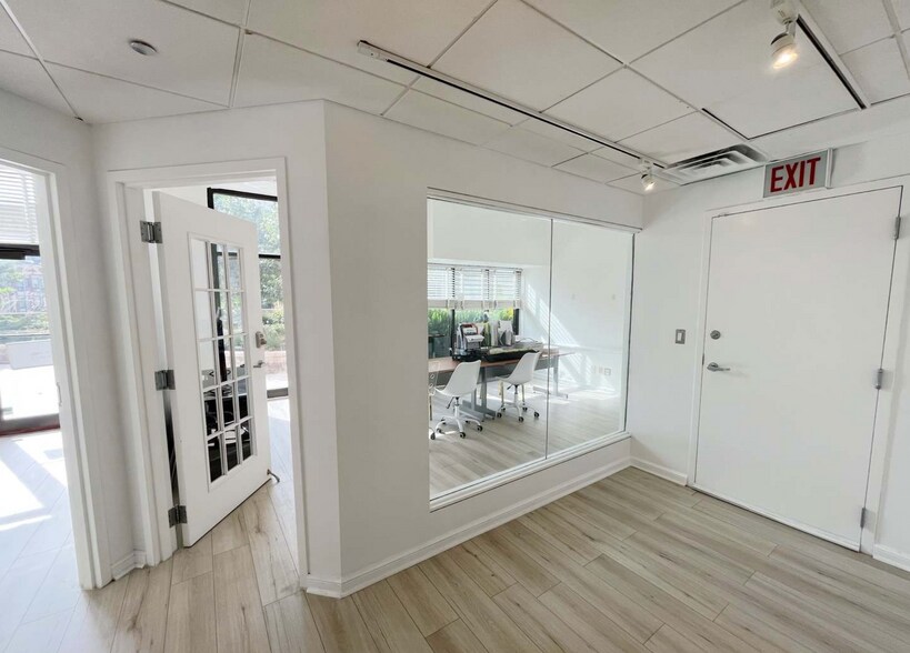 More Photos Of 325-333 N Des Plaines St, Chicago Apartments For Lease