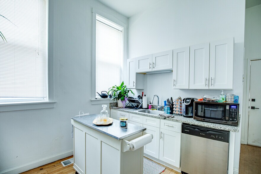 More Photos Of 2823-2827 N Central Park Ave, Chicago Apartments For Sale