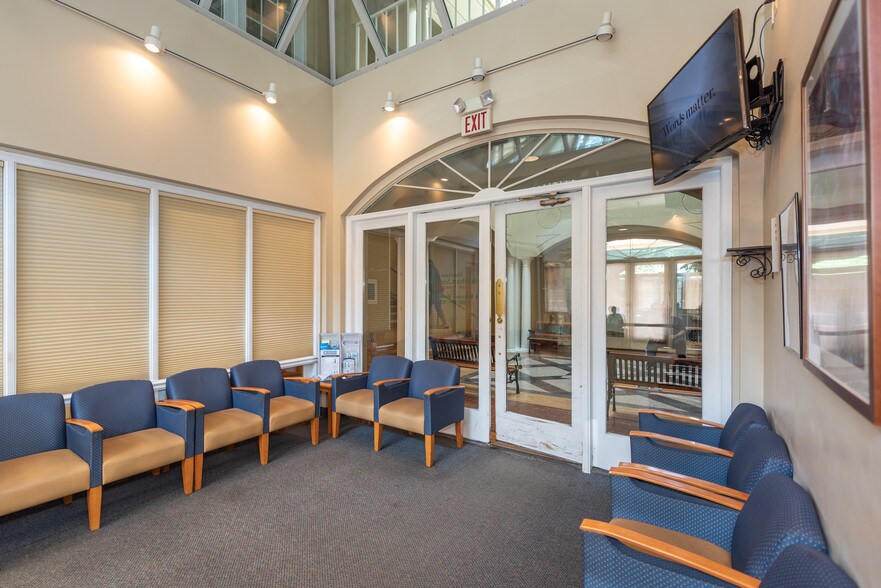 More Photos Of 12070 Old Line Ctr, Waldorf Medical For Lease