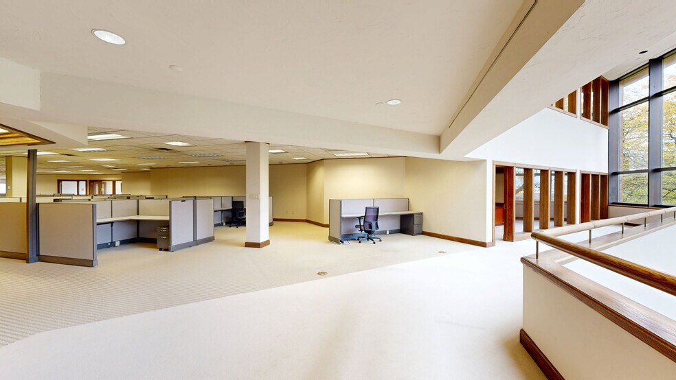 More Photos Of 700 & 734 S Waverly Rd, Holland Office For Lease