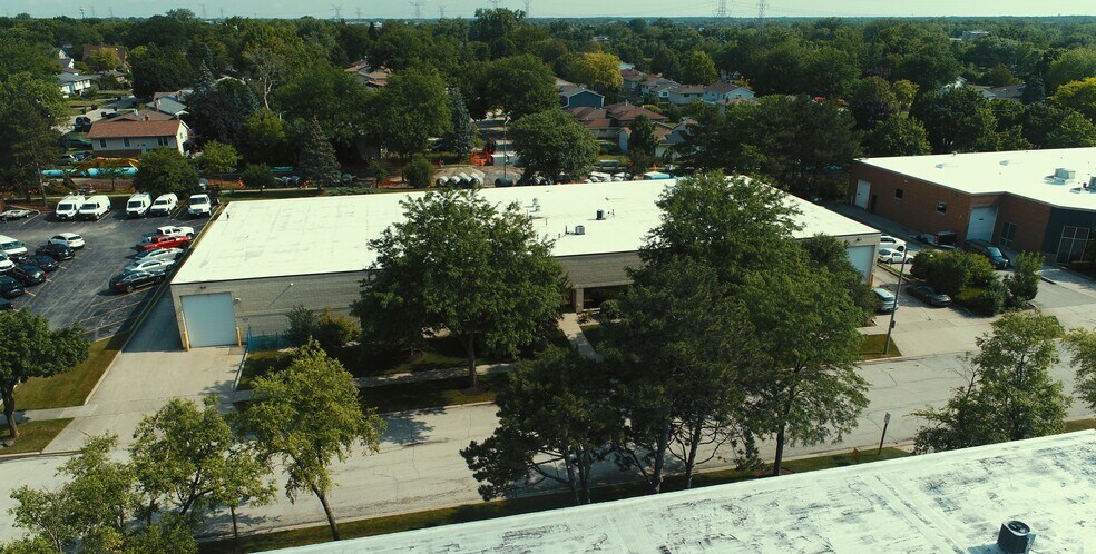 Primary Photo Of 710-720 Hastings Ln, Buffalo Grove Warehouse For Sale