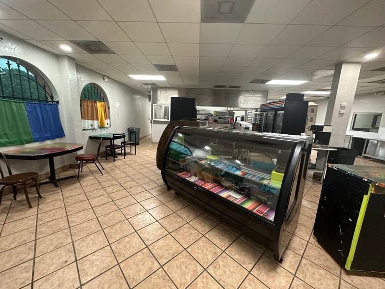 More Photos Of 7820 Fulton St, Houston Restaurant For Sale