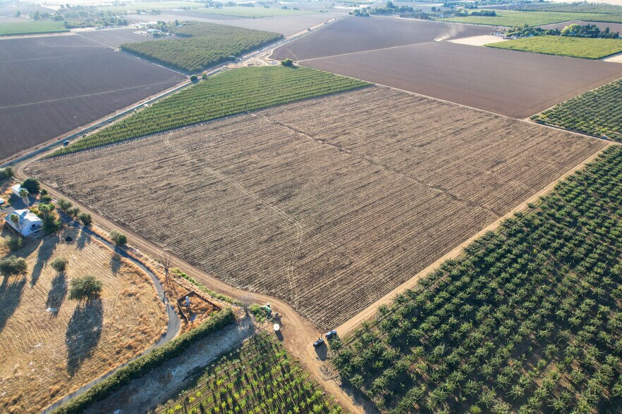 More Photos Of 000 Hoffman Lane, Brentwood Land For Sale