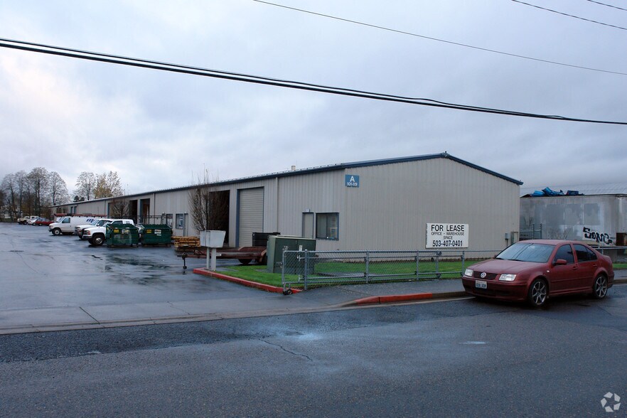 More Photos Of 845 NW Dunbar Rd, Troutdale Flex For Sale