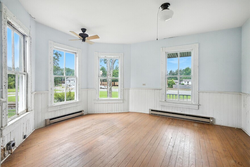 More Photos Of 455 Railroad Ave, Keysville Apartments For Sale
