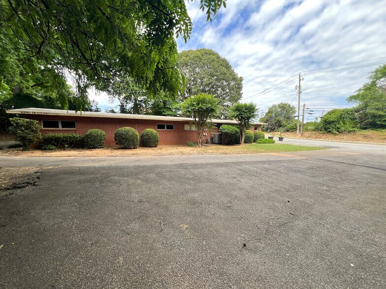 More Photos Of 4384 SE Oakdale Rd, Smyrna Office For Sale