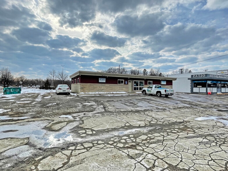 More Photos Of 7559-7561 Highland Rd, Waterford Medical For Sale