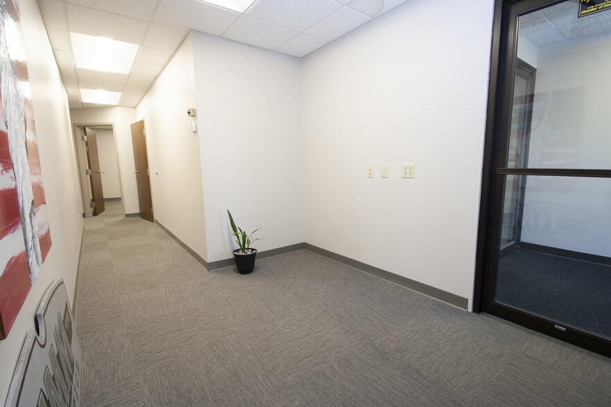 More Photos Of 522 Faxon Rd N, Norwood Young America Medical For Sale