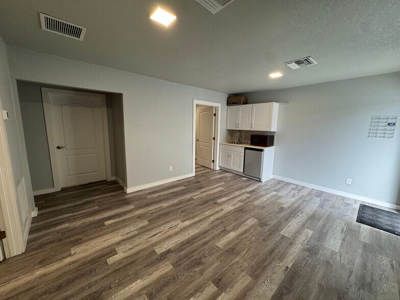 More Photos Of 702 S WC Owen Ave, Clewiston Office Residential For Sale