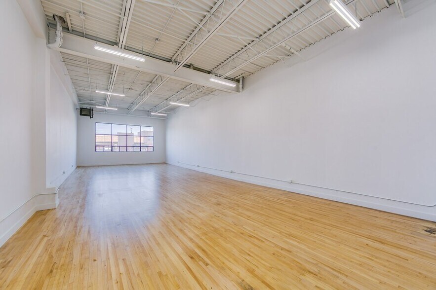 More Photos Of 276 Carlaw Av, Toronto Showroom For Lease