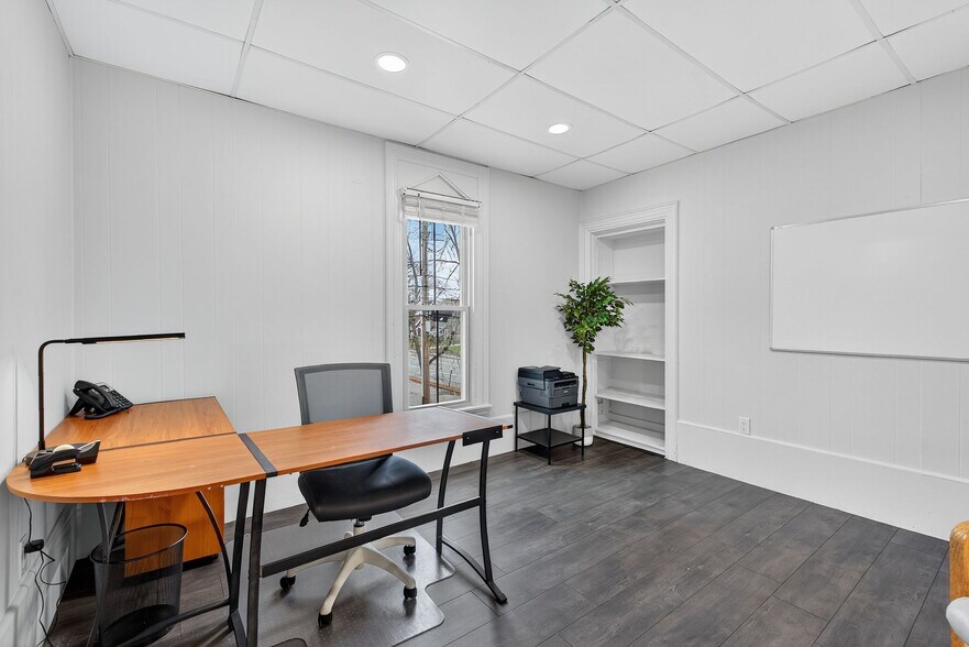 More Photos Of 112 State St, Augusta Office For Sale