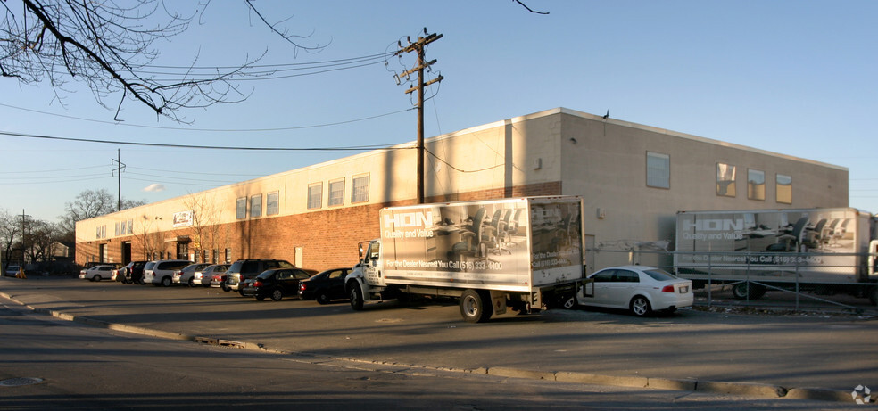 Primary Photo Of 460 Grand Blvd, Westbury Warehouse For Lease