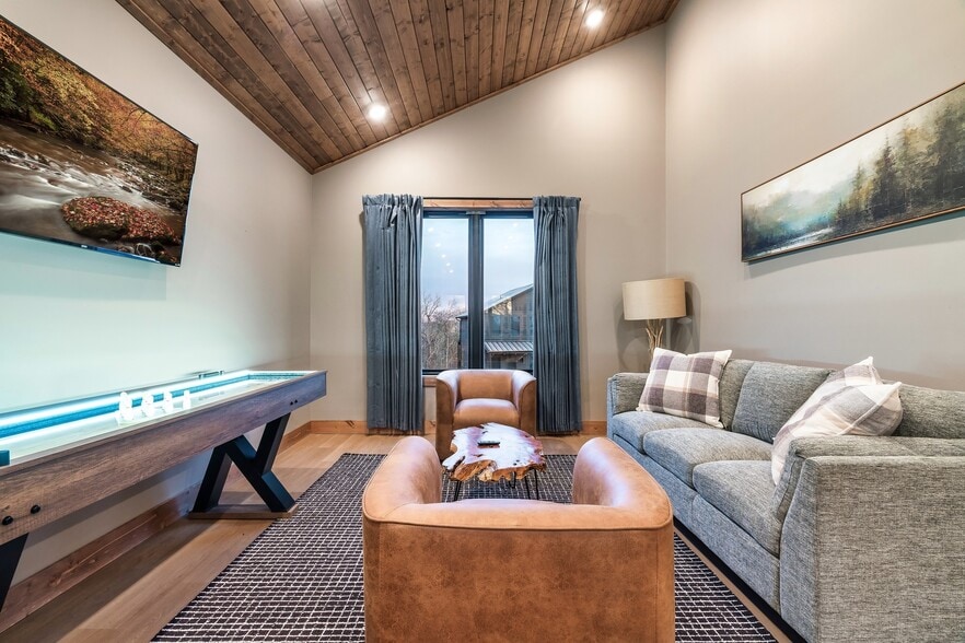 More Photos Of 1302 Reedmont Way, Sevierville Hospitality For Sale