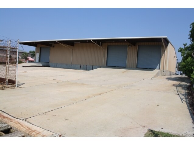 More Photos Of 4838 Pontchartrain Dr, Slidell Warehouse For Lease