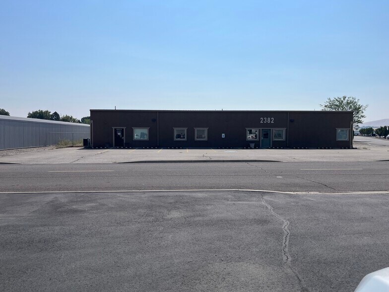 Primary Photo Of 2380-2382 Lindberg Loop, Richland Office For Lease