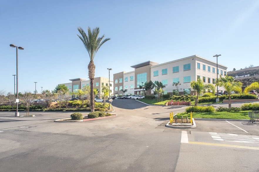 More Photos Of 18-68 Rio Rancho Rd, Pomona Unknown For Lease