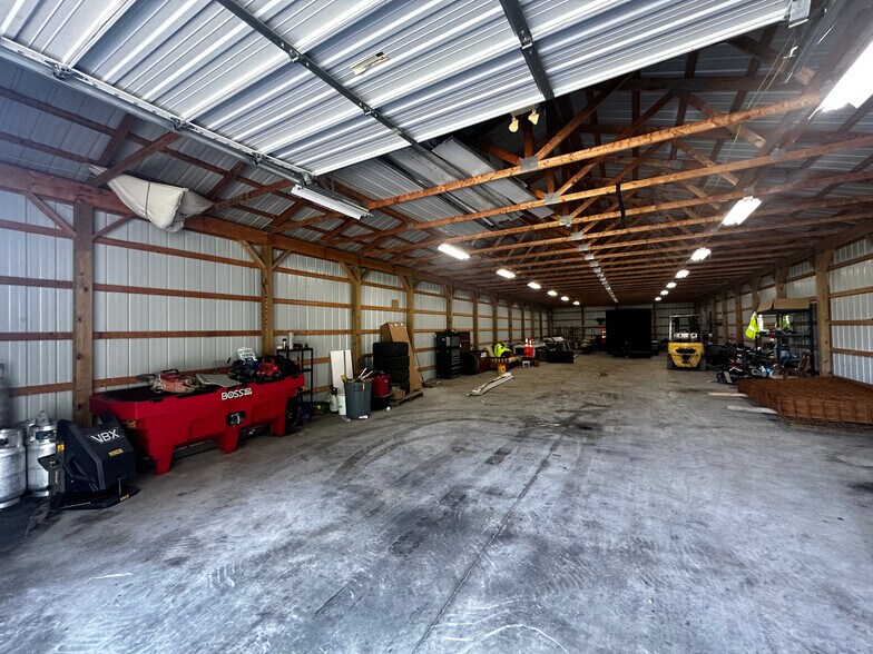 More Photos Of 7704 Maltlage Dr, Bayberry Flex For Sale