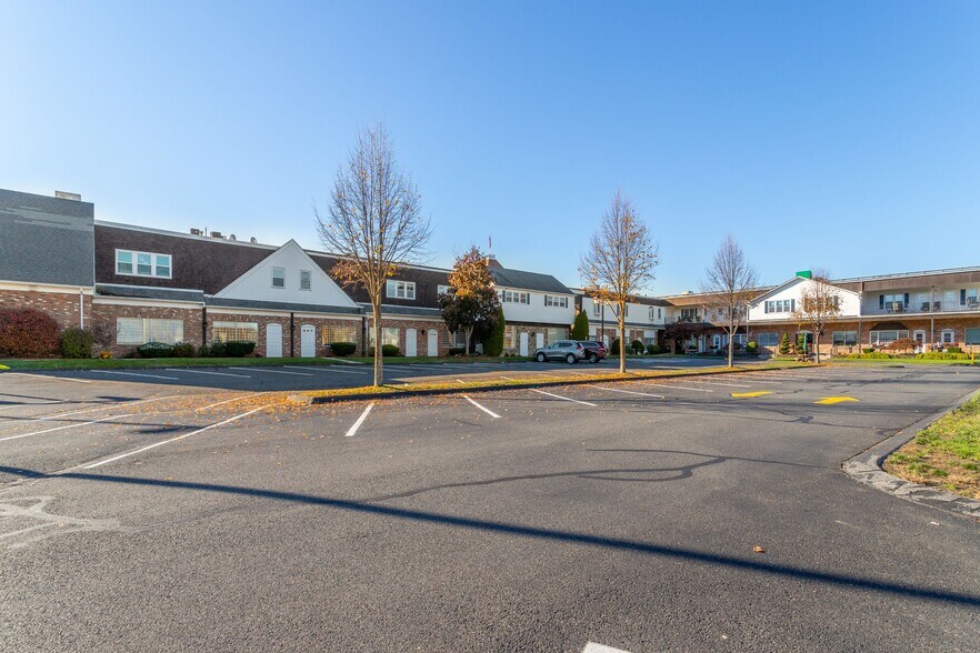 More Photos Of 225-243 King St, Northampton Unknown For Lease
