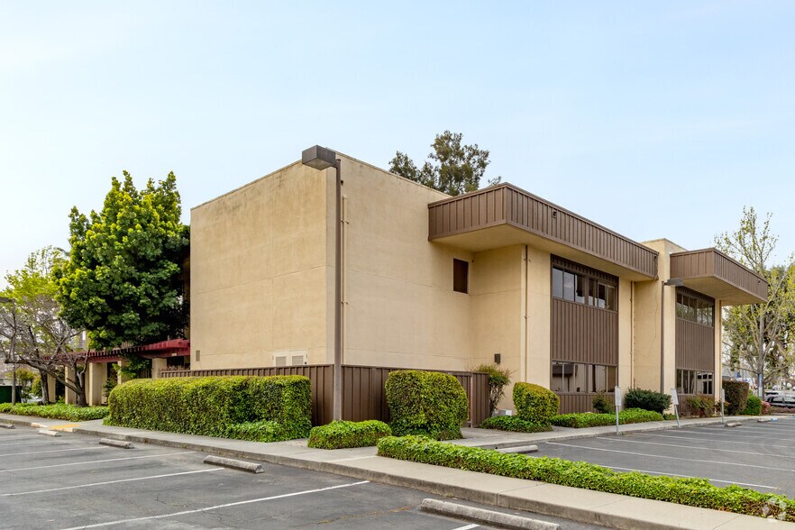 More Photos Of 4855 Atherton Ave, San Jose Office For Lease