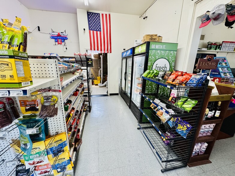 More Photos Of 150 Mountain Blvd, Mount Vernon Service Station For Sale