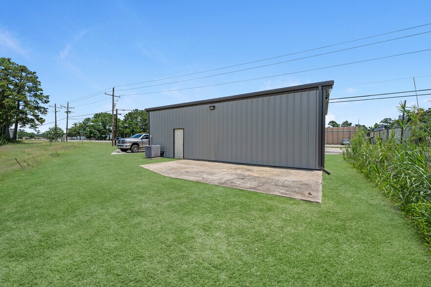 More Photos Of 3609 N Frazier St, Conroe Office For Sale