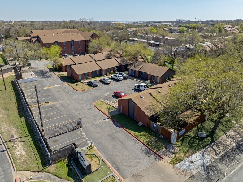 More Photos Of 1007 E Rundberg Ln, Austin Apartments For Sale