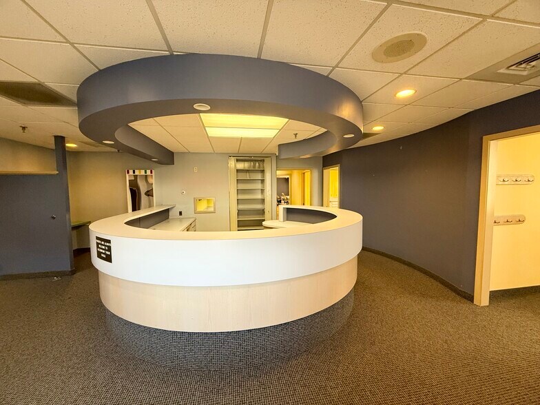 More Photos Of 55 Town Line Rd, Wethersfield Medical For Lease