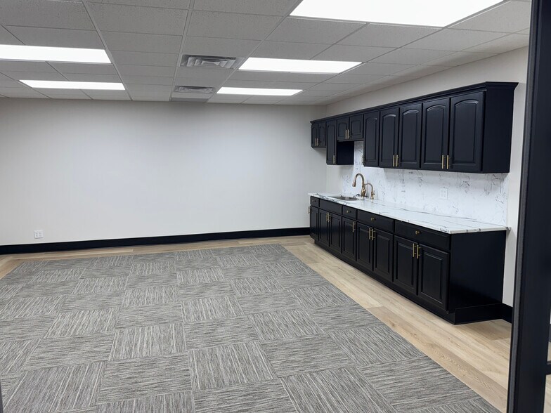 More Photos Of 808 W Indiana Ave, Midland Office For Sale