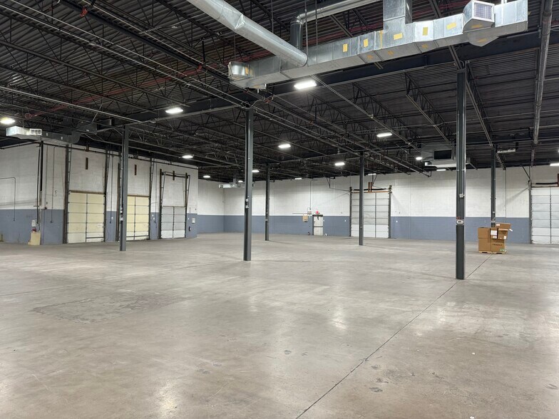 More Photos Of 91 Colin Dr, Holbrook Distribution For Lease